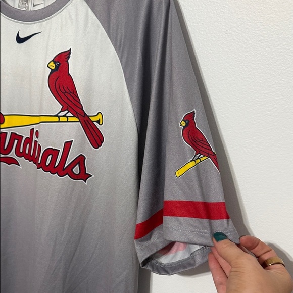Nike Men's Gray and Red Cardinals Tee - Picture 6 of 9